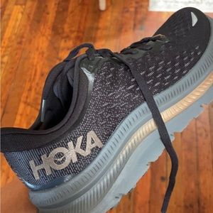 HOKA SIZE 7 womens BRAND NEW NEVER WORN BLACK KAWANA